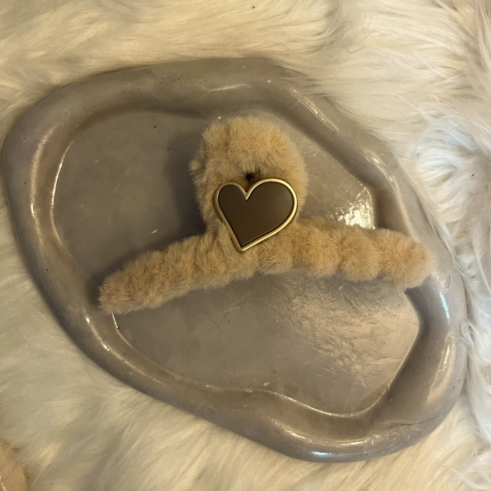 Heart-Shaped Beige Hair Clip